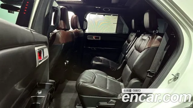 Ford Explorer Explorer 6 поколение 3.0 Platinum 4WD — Фото автомобиля 12