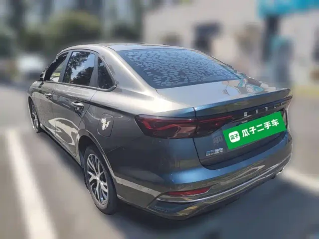 Geely Emgrand — Фото автомобиля 6