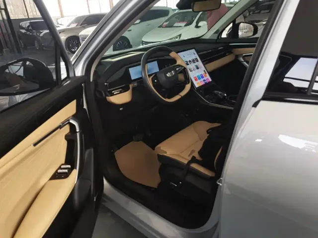 Geely Boyue L — Фото автомобиля 14