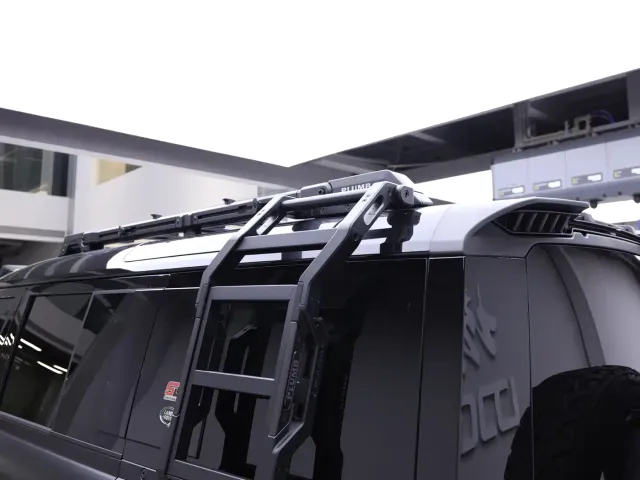 Land Rover Defender — Фото автомобиля 9