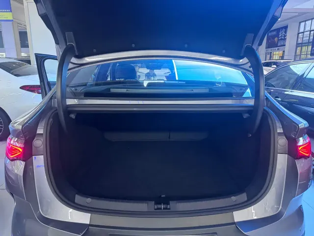 BYD Qin L — Фото автомобиля 16