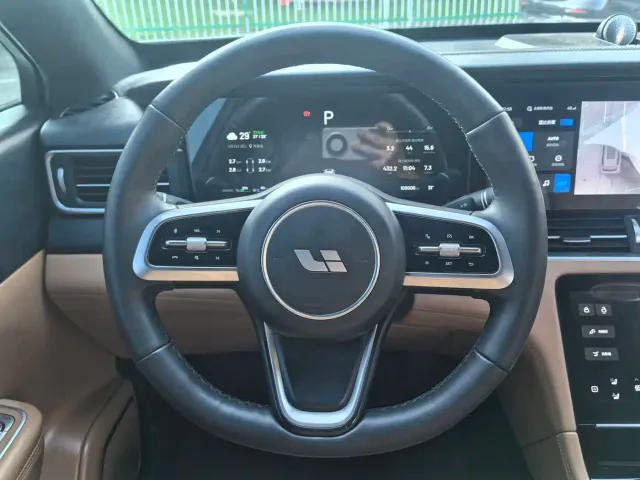 Li Auto ONE — Фото автомобиля 18