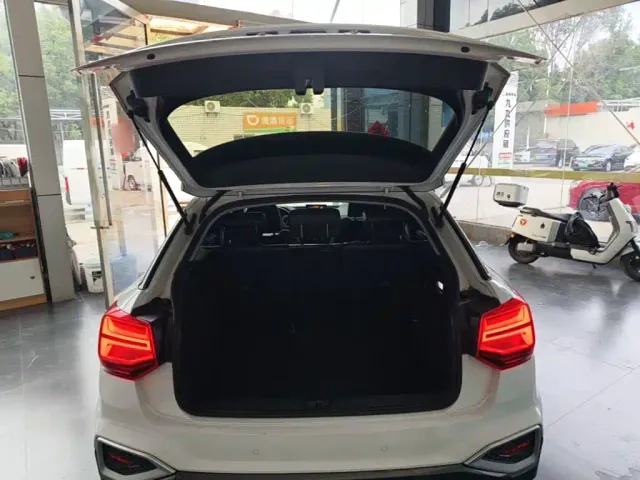 Audi Q2L — Фото автомобиля 18