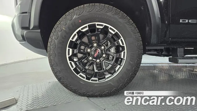 GMC Canyon — Фото автомобиля 5