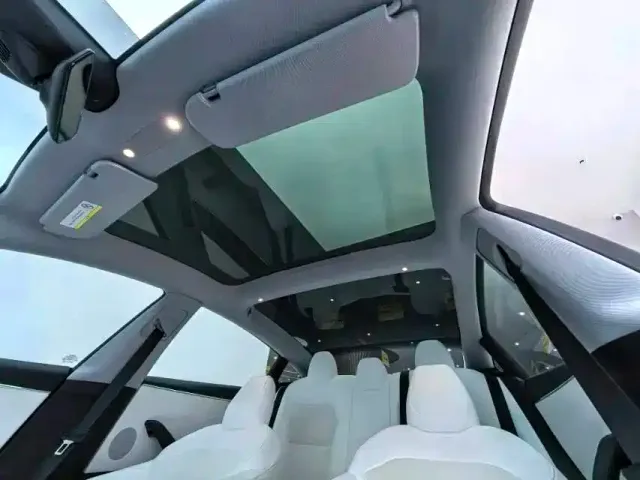 Tesla Model 3 — Фото автомобиля 8