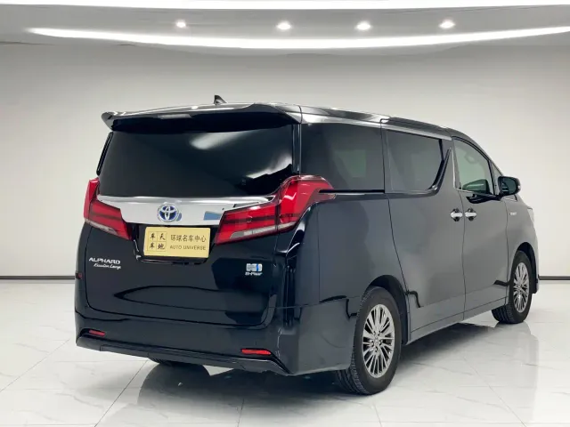 Toyota Alphard — Фото автомобиля 9