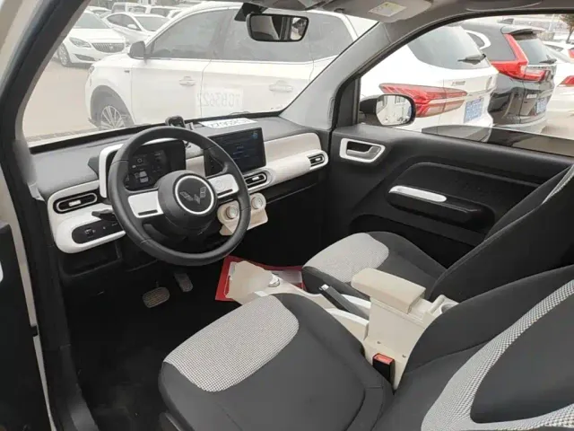 Wuling Hongguang Mini EV — Фото автомобиля 14