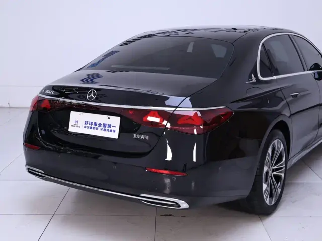 Mercedes-Benz E-Class — Фото автомобиля 8