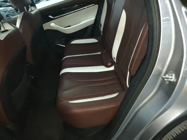 Geely Xingyue L — Фото автомобиля 16