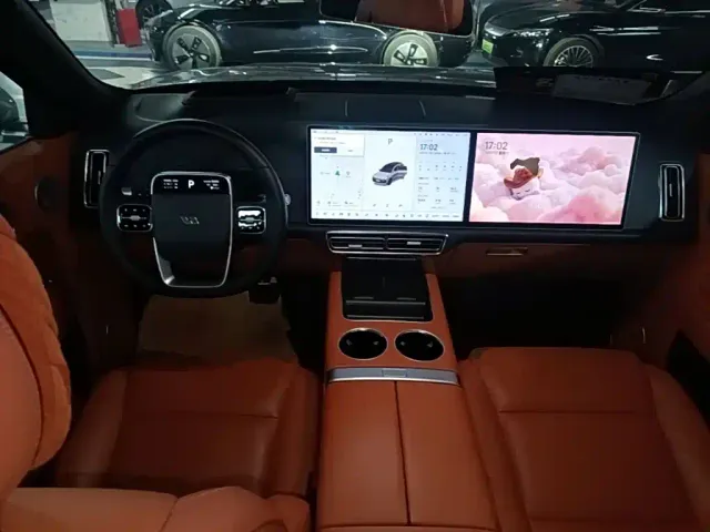 Li Auto L8 — Фото автомобиля 9