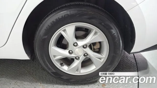 Hyundai AVANTE Avante (CN7) — Фото автомобиля 21