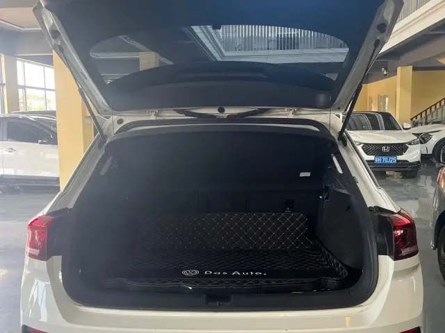 Volkswagen Volkswagen T-ROC 2022 280TSI DSG 2WD Comfort PLUS — Фото автомобиля 9