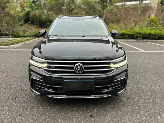 Volkswagen Tiguan L — Фото автомобиля 2