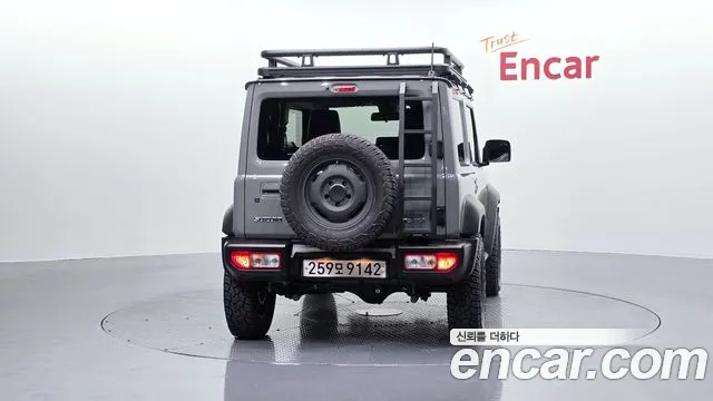 Suzuki Jimny — Фото автомобиля 4