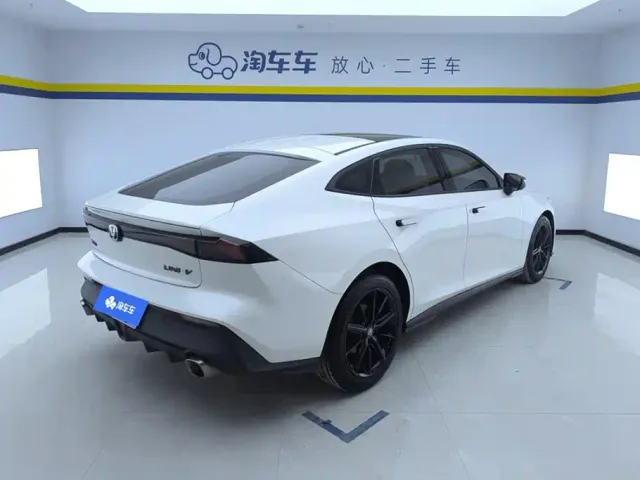 Changan UNI-V — Фото автомобиля 3