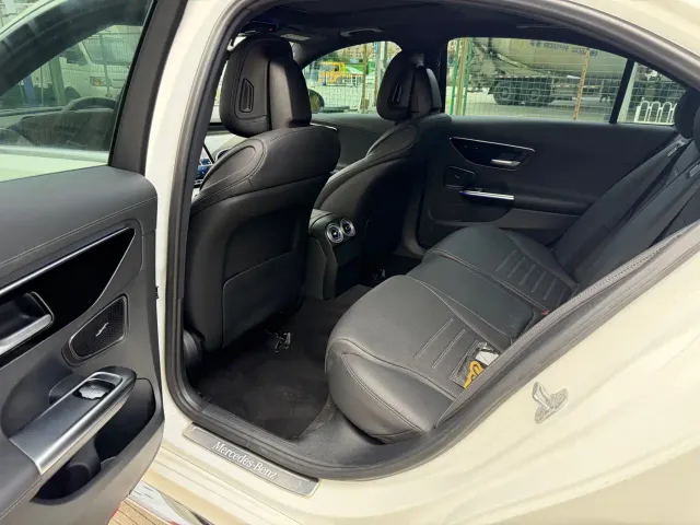 Mercedes-Benz C-Class — Фото автомобиля 8