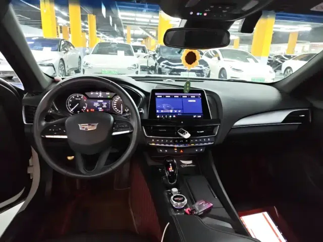 Cadillac CT5 — Фото автомобиля 9