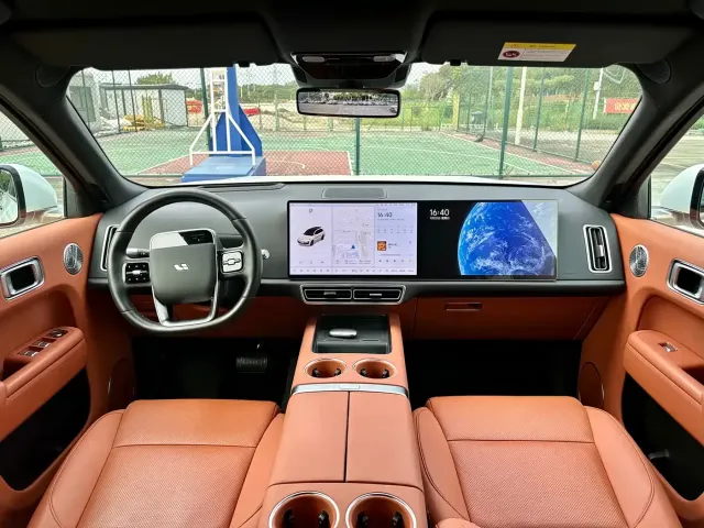 Li Auto L9 — Фото автомобиля 5