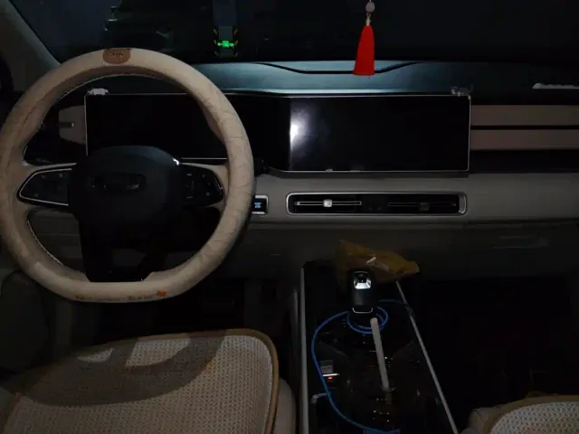 Geely ICON — Фото автомобиля 12