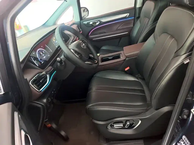 GAC Trumpchi M6 — Фото автомобиля 14