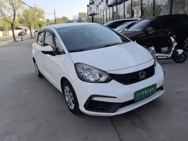 Honda Fit — Фото автомобиля 3