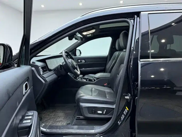 Li Auto ONE — Фото автомобиля 13