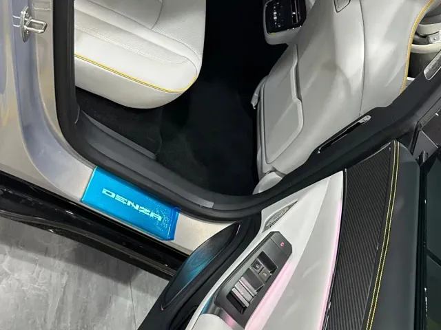 Denza Z9GT — Фото автомобиля 7