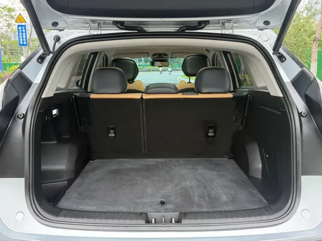 Geely Boyue L — Фото автомобиля 21