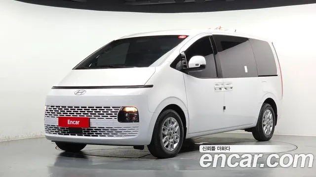 Фотография автомобиля — Hyundai Staria