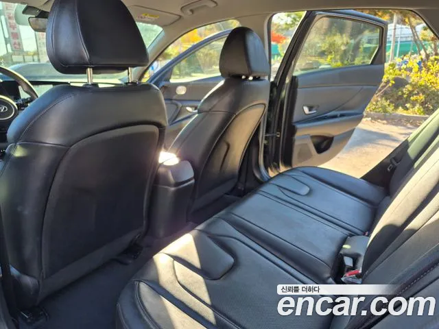 Hyundai Avante CN7 — Фото автомобиля 12