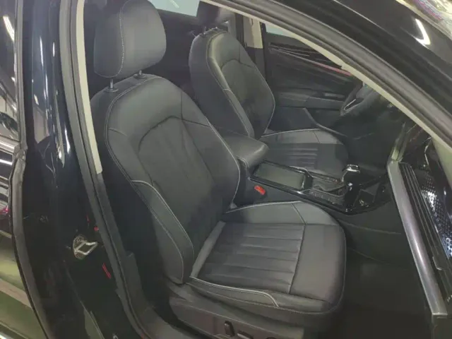 Volkswagen Passat — Фото автомобиля 24
