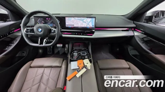 BMW 5 Series G60 — Фото автомобиля 10