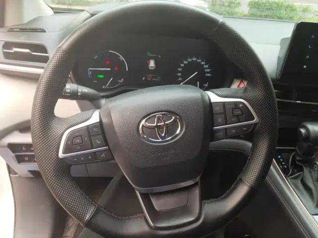 Toyota Granvia — Фото автомобиля 15