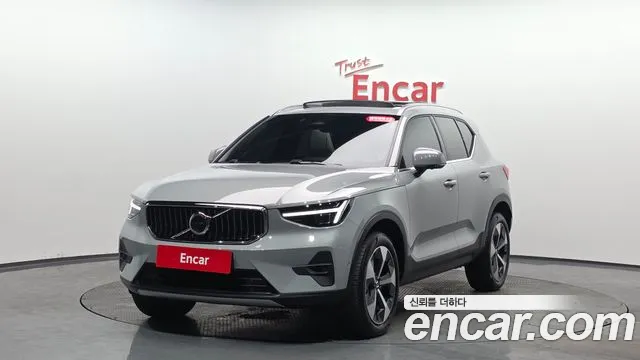 Вольво XC40 B4 Ultra Bright — Фото автомобиля 11