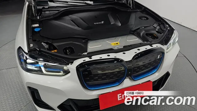 BMW iX3 G08 (2020–2024) — Фото автомобиля 8