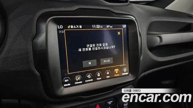 Jeep Renegade — Фото автомобиля 16