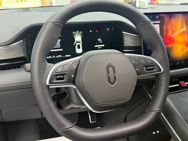 Aito M7 — Фото автомобиля 5