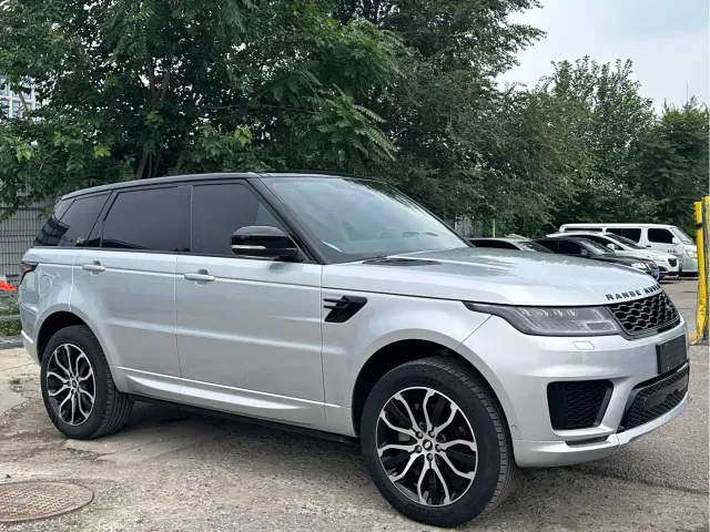 Land Rover Range Rover Sport — Фото автомобиля 11