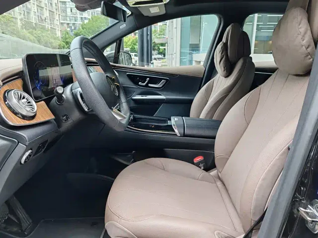 Mercedes-Benz EQE SUV — Фото автомобиля 10