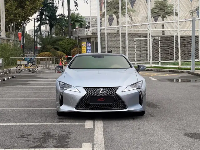 Lexus LC — Фото автомобиля 2