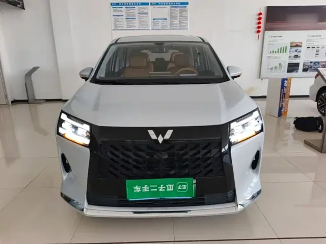 Wuling Starlight 730 — Фото автомобиля 2