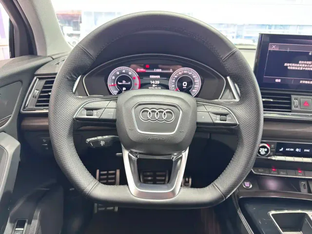 Audi Q5L — Фото автомобиля 10