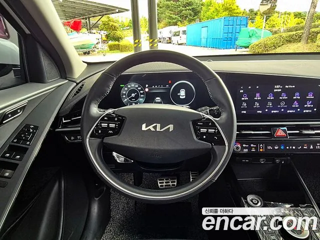 Kia Niro — Фото автомобиля 11