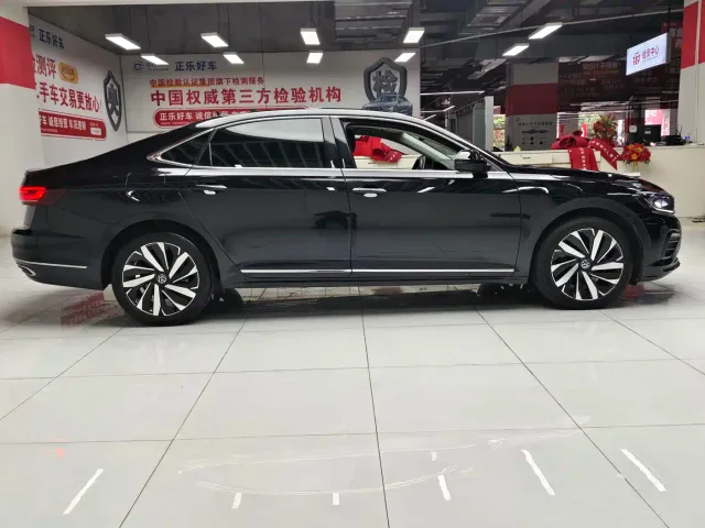 Volkswagen Passat — Фото автомобиля 9
