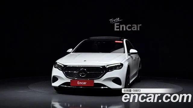 Mercedes-Benz E-Class — Фото автомобиля 3