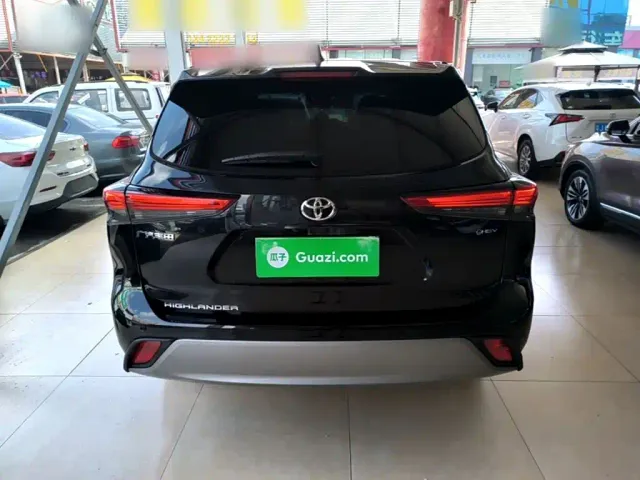 Toyota Highlander — Фото автомобиля 5