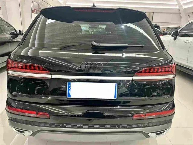 Audi Q7 — Фото автомобиля 21