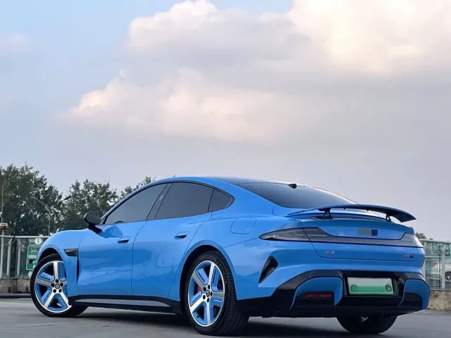 Xiaomi SU7 — Фото автомобиля 7