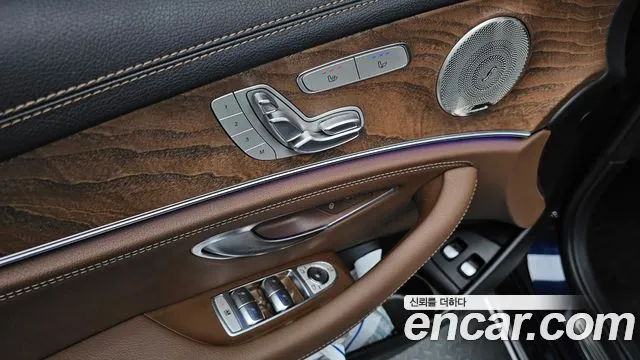 Mercedes-Benz E-Class — Фото автомобиля 26