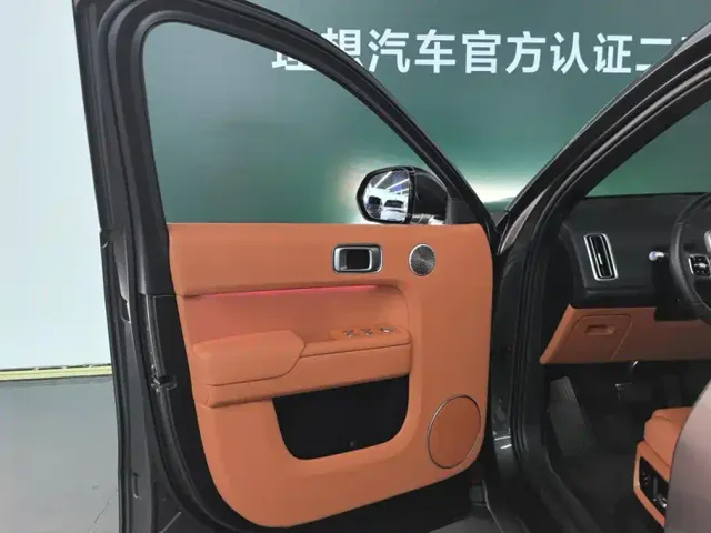 Li Auto L8 — Фото автомобиля 7
